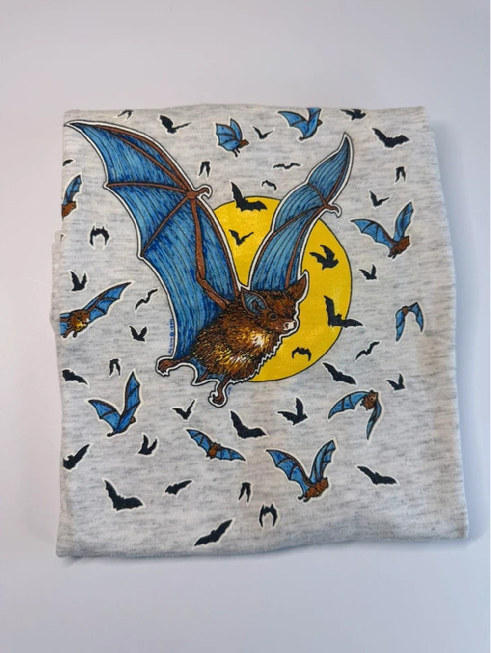Vintage 1994 Bats Moon Graphic T-Shirt Youth Large Adult Baby Tee Size Small
